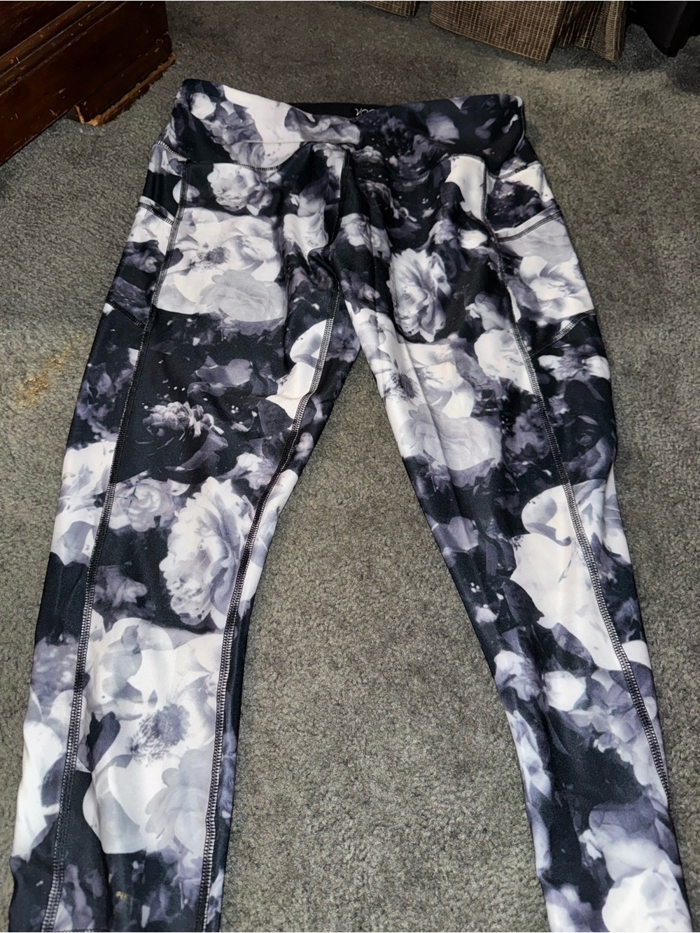VOGO Athletica Monochrome Floral High-Rise Leggings